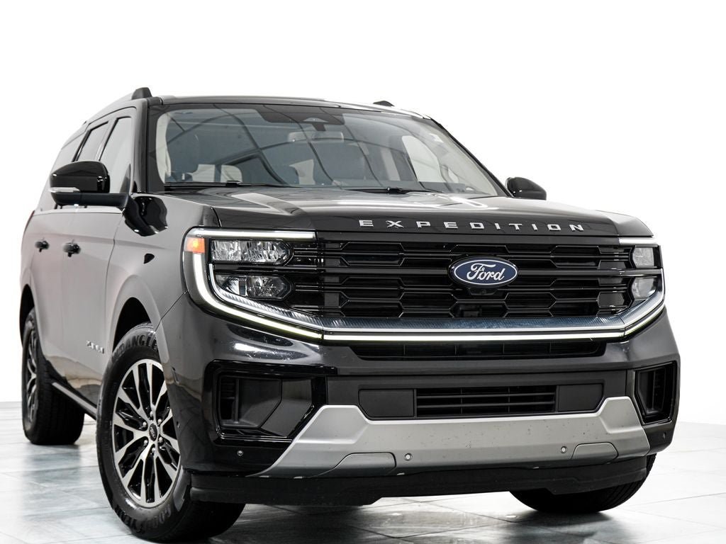 Certified 2025 Ford Expedition Platinum AWD/4WD image 3