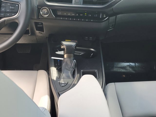 Used 2024 Lexus UX 250h FWD image 18