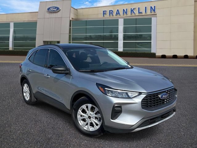 Certified 2023 Ford Escape Active w/ Tech Pack #1 FWD image 1