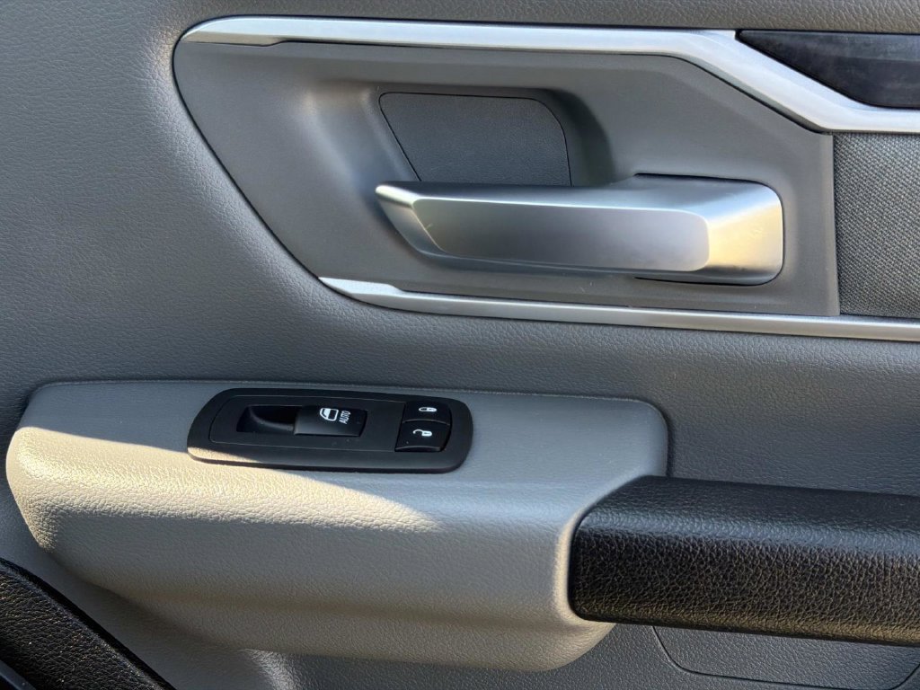 Used 2021 RAM 1500 Big Horn AWD/4WD image 15