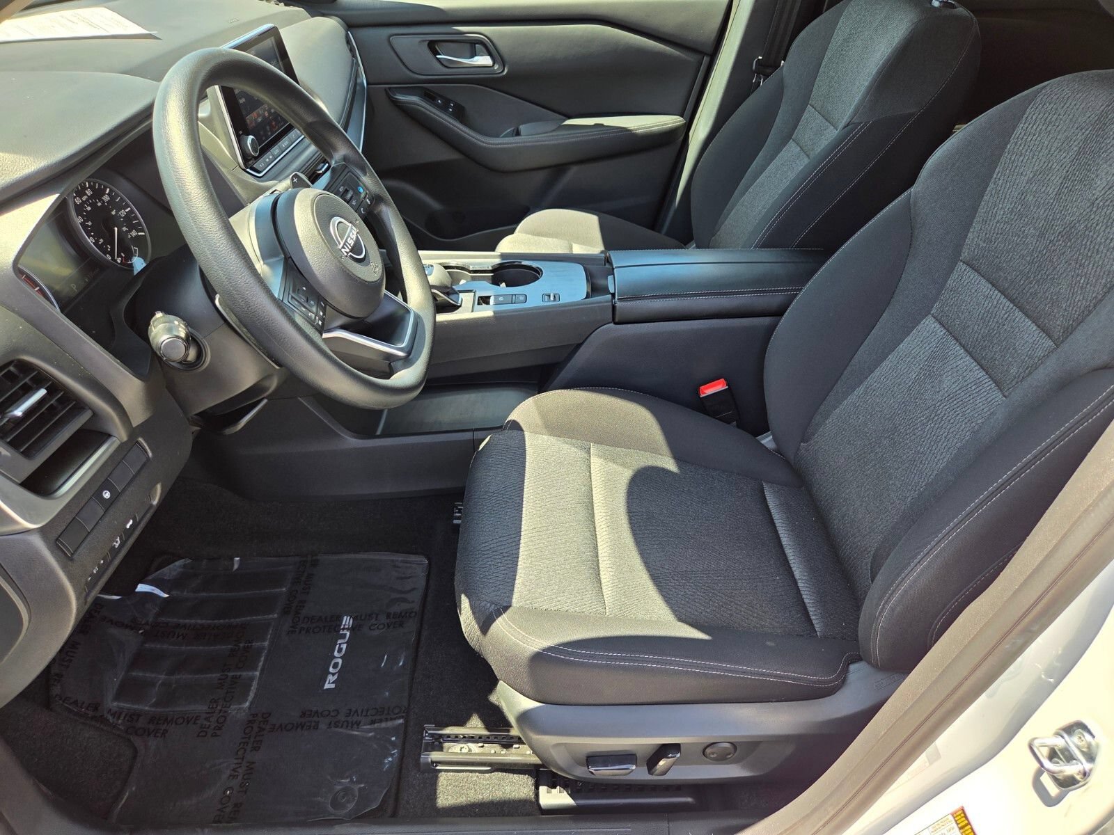 Used 2024 Nissan Rogue SV FWD image 10