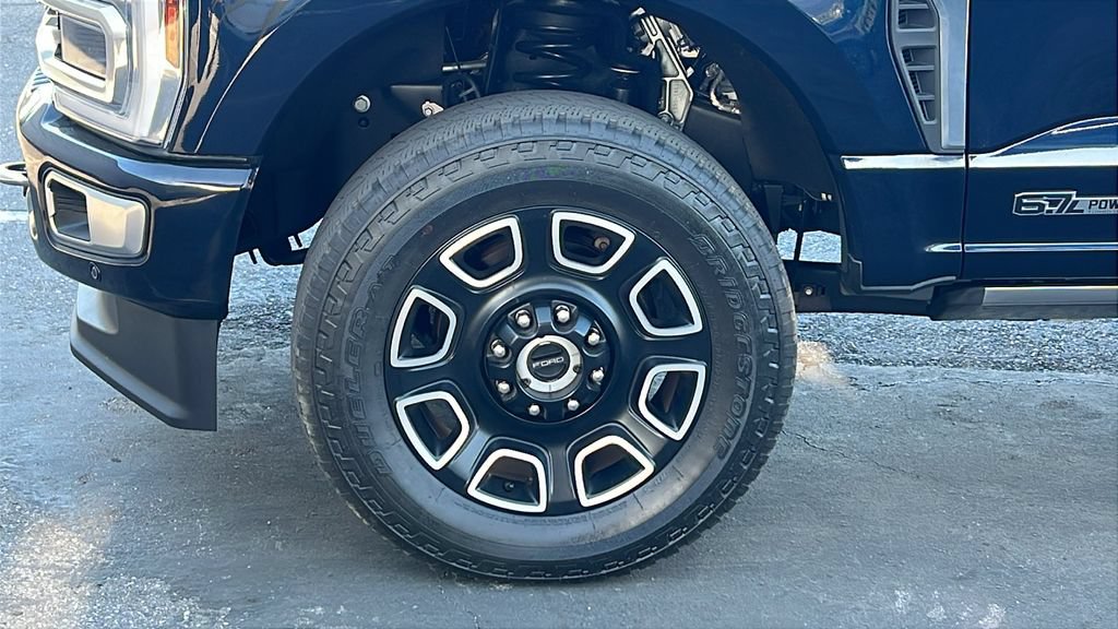 Certified 2024 Ford F250 Platinum w/ FX4 Off-Road Package AWD/4WD image 8
