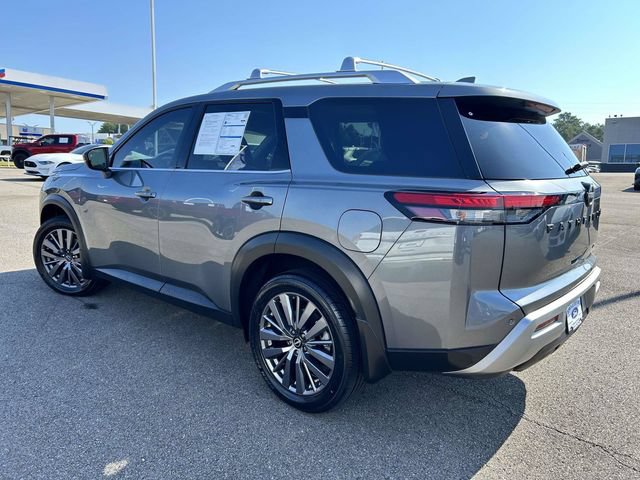 Used 2024 Nissan Pathfinder SL w/ SL Premium Package FWD image 28
