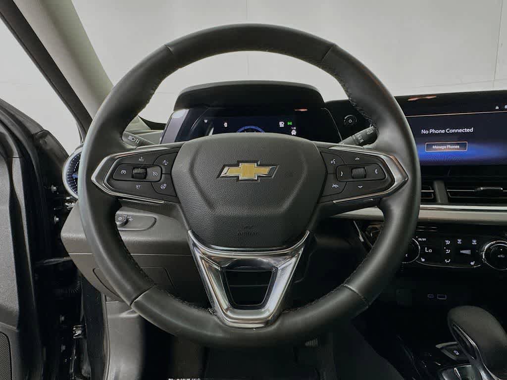 Used 2025 Chevrolet Trax LT w/ LT Convenience Package FWD image 15