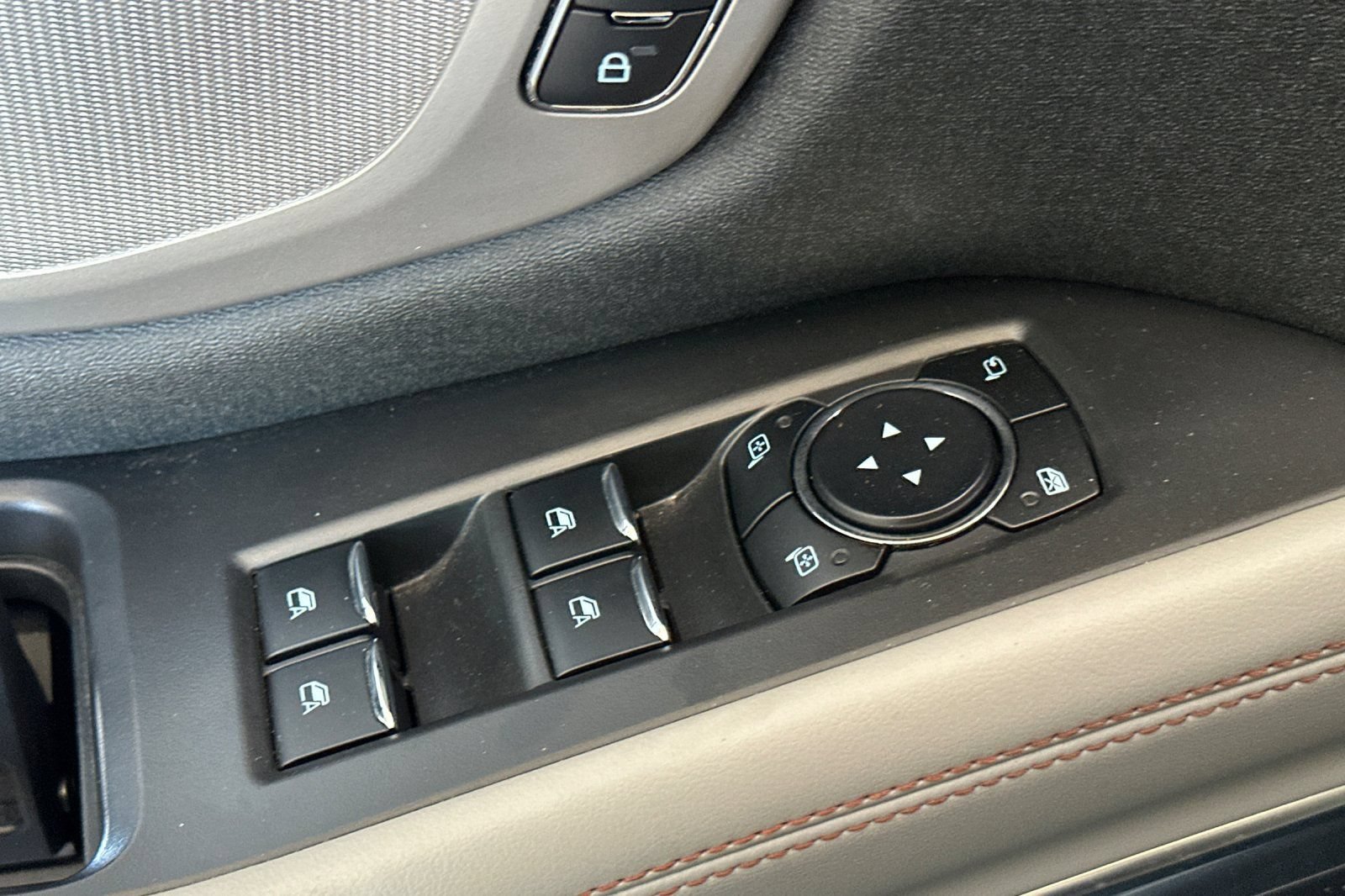 Certified 2025 Ford Expedition Active AWD/4WD image 11
