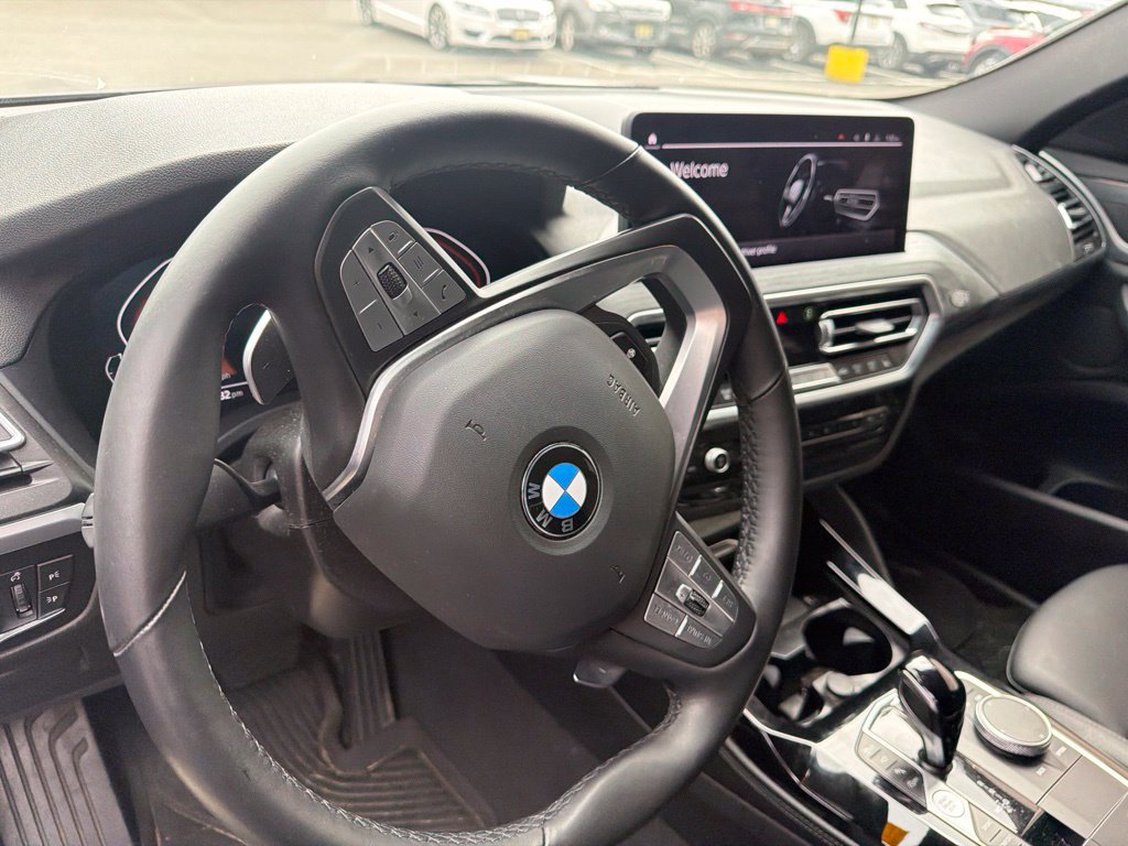 Used 2025 BMW X4 xDrive30i w/ Premium Package AWD/4WD image 10