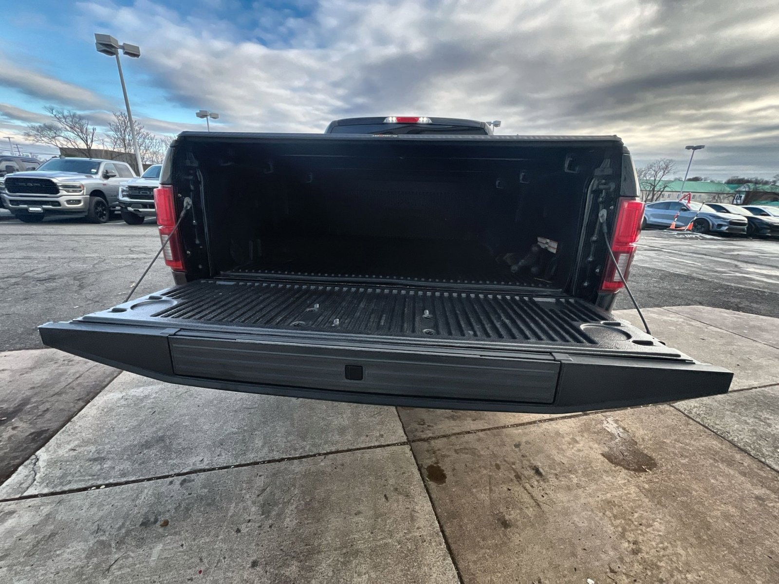 Certified 2020 Ford F150 Lariat w/ Equipment Group 502A Luxury image 27