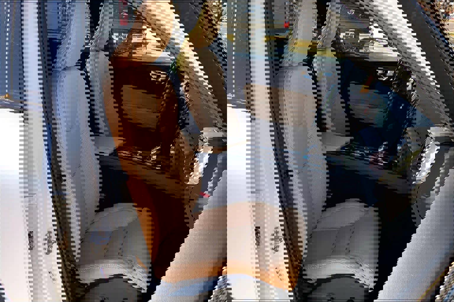 Used 2024 Volvo XC60 B5 Ultimate image 10