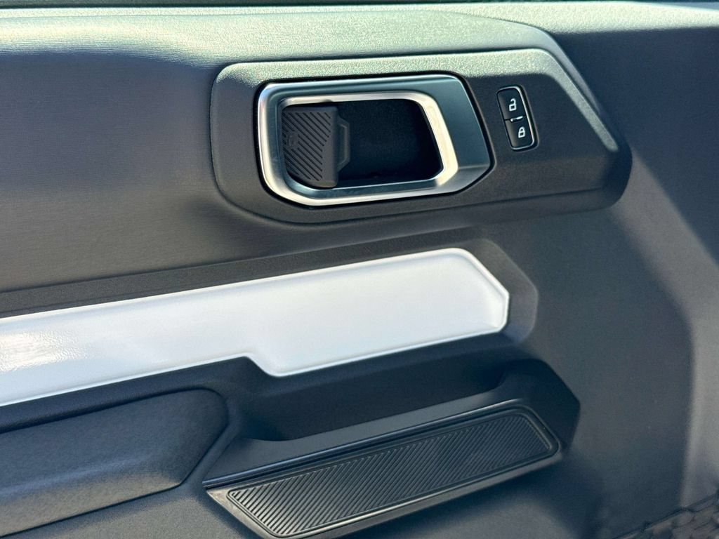 Certified 2025 Ford Bronco Badlands AWD/4WD image 14
