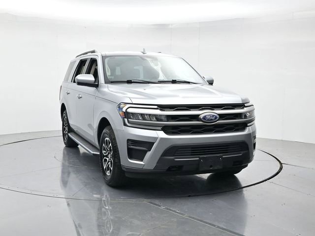Certified 2023 Ford Expedition XLT image 4