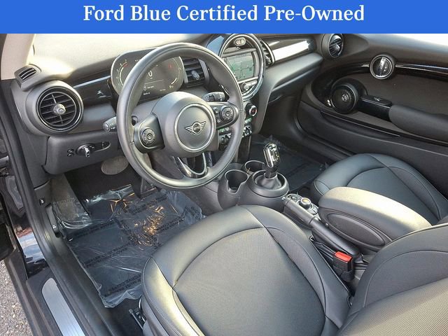 Used 2021 MINI Cooper 2-Door Hardtop w/ Premium Package image 13