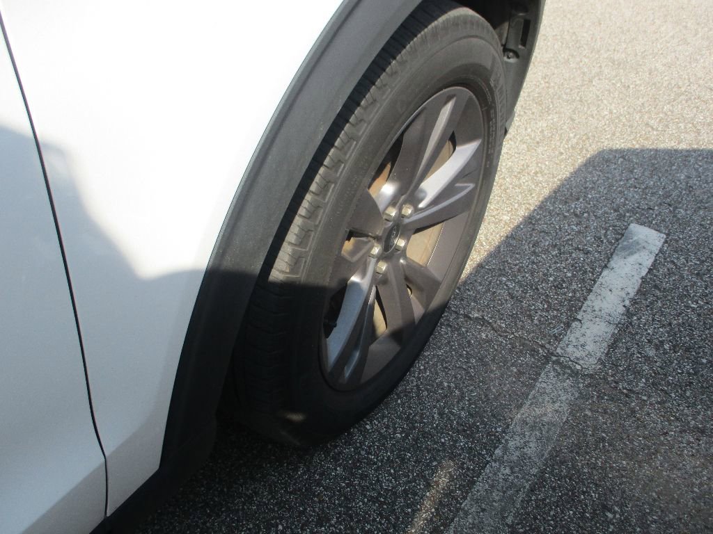 Certified 2022 Ford Explorer XLT w/ Equipment Group 202A image 21