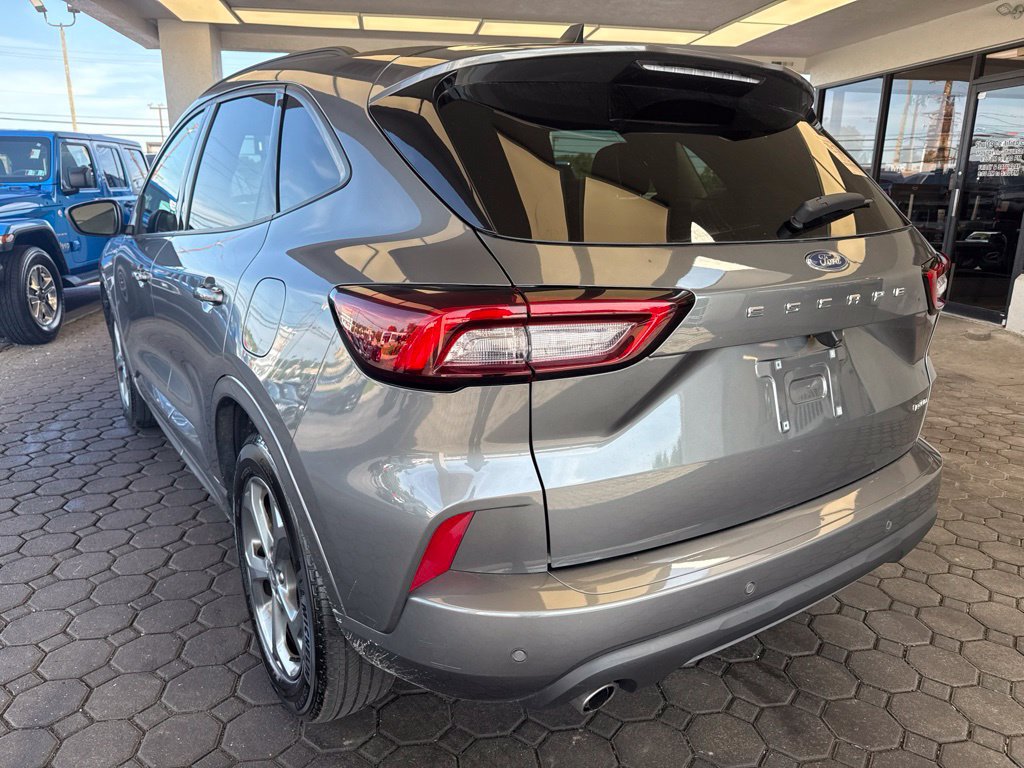 Certified 2023 Ford Escape ST-Line w/ Tech Pack #1 AWD/4WD image 8