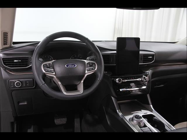 Certified 2023 Ford Explorer Limited w/ Limited Technology Package AWD/4WD image 6