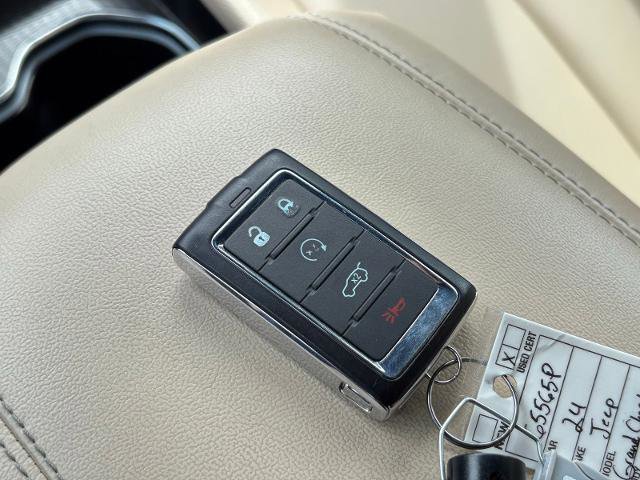Used 2024 Jeep Grand Cherokee L Limited AWD/4WD image 28