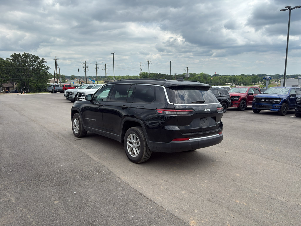 Used 2025 Jeep Grand Cherokee L Laredo RWD image 2
