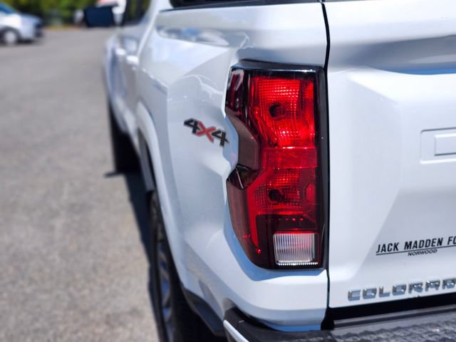 Used 2023 Chevrolet Colorado LT w/ LT Convenience Package II AWD/4WD image 9