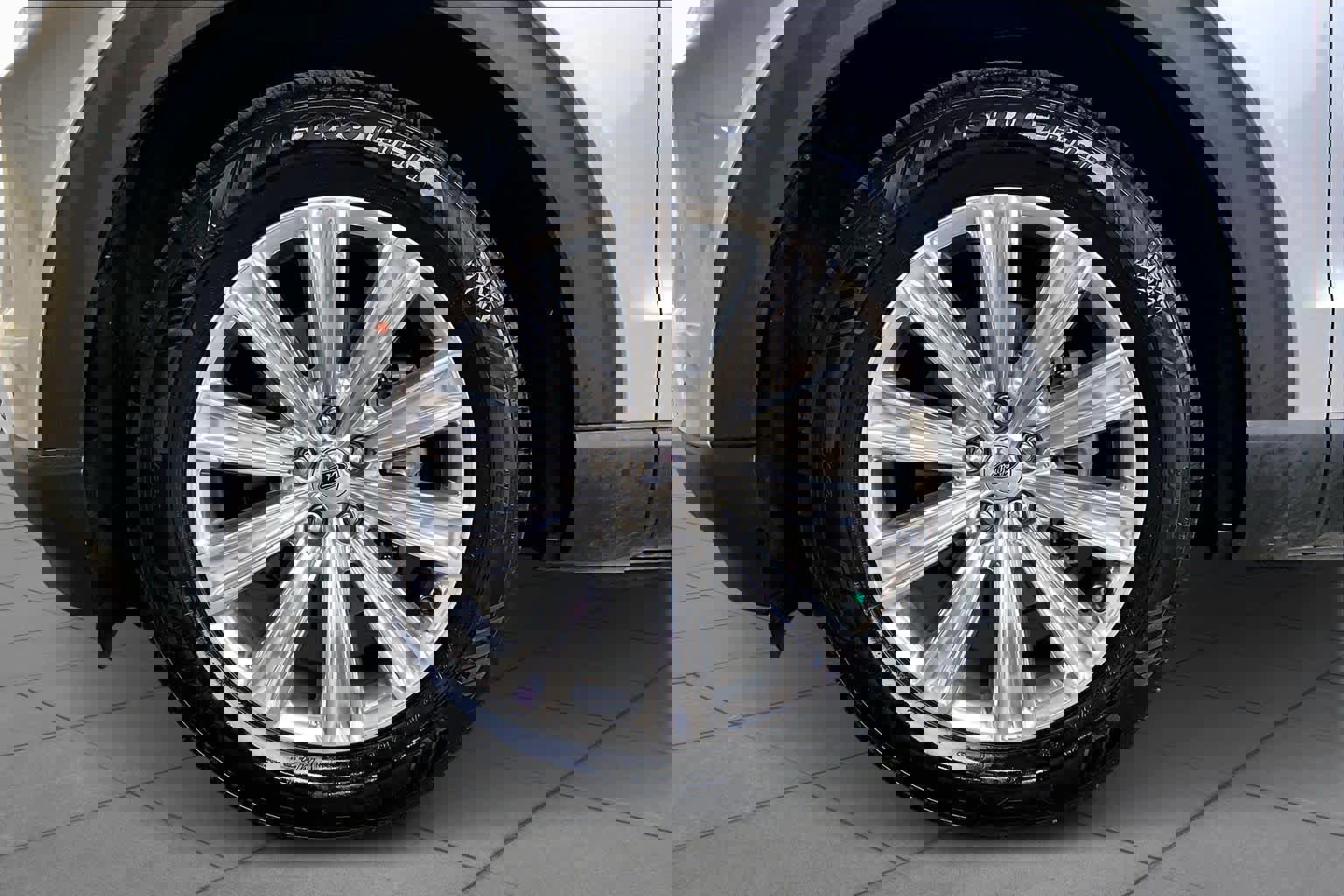 Certified 2021 Ford Explorer Limited w/ Equipment Group 301A image 13