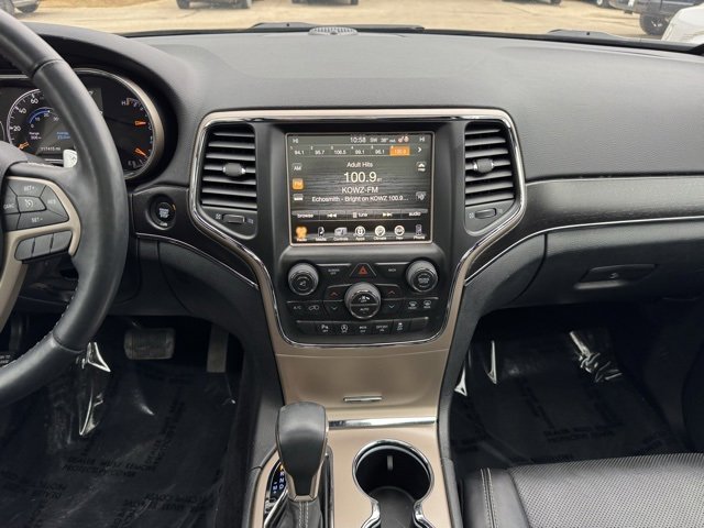 Used 2017 Jeep Grand Cherokee Limited w/ Luxury Group II image 2