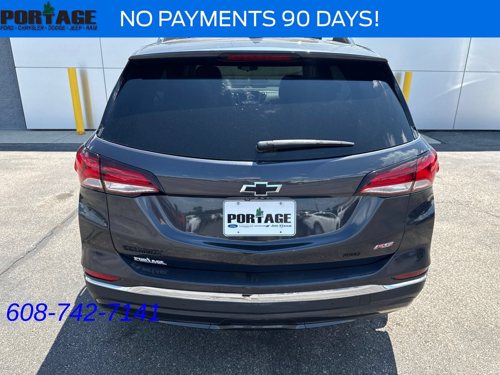 Used 2022 Chevrolet Equinox RS w/ RS Leather Package AWD/4WD image 3