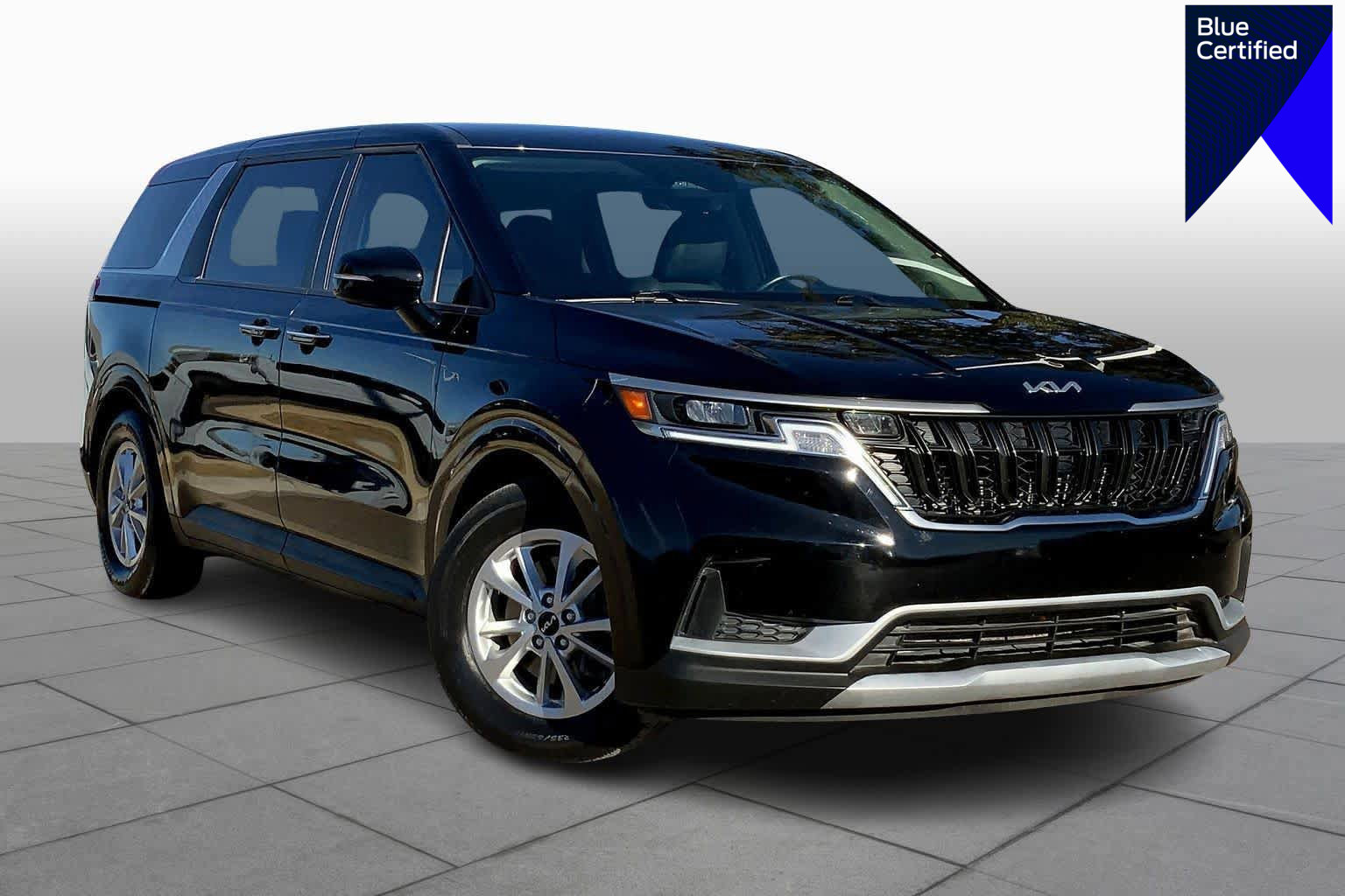 Used 2023 Kia Carnival LX