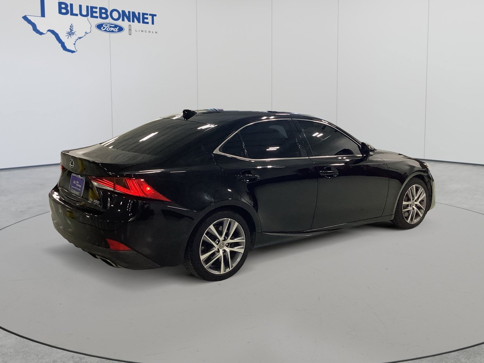Used 2019 Lexus IS 300 w/ Accessory Package RWD image 5