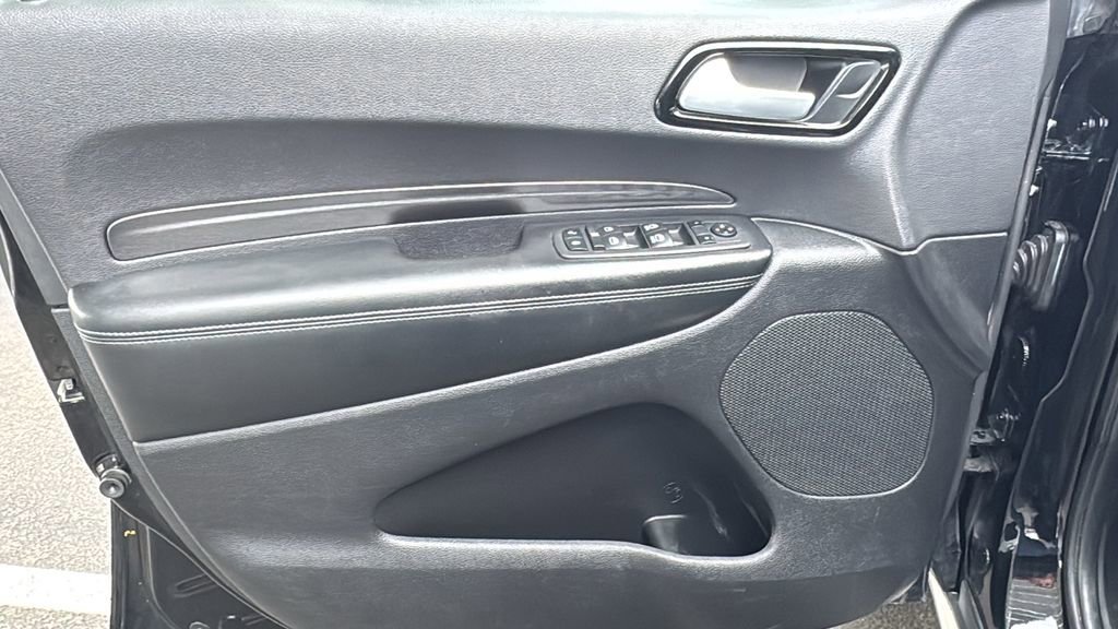 Used 2023 Dodge Durango SXT image 18