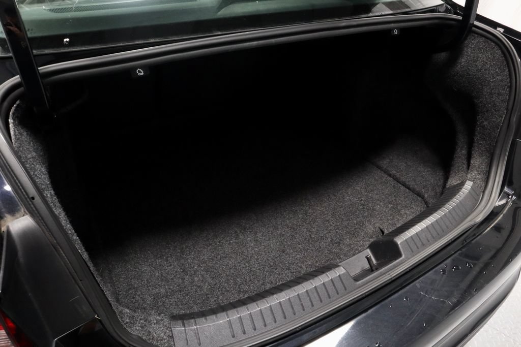 Used 2024 Volkswagen Jetta SE FWD image 15