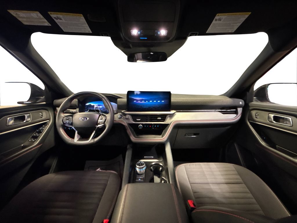 Certified 2025 Ford Explorer ST-Line w/ ST-Line Street Pack AWD/4WD image 23