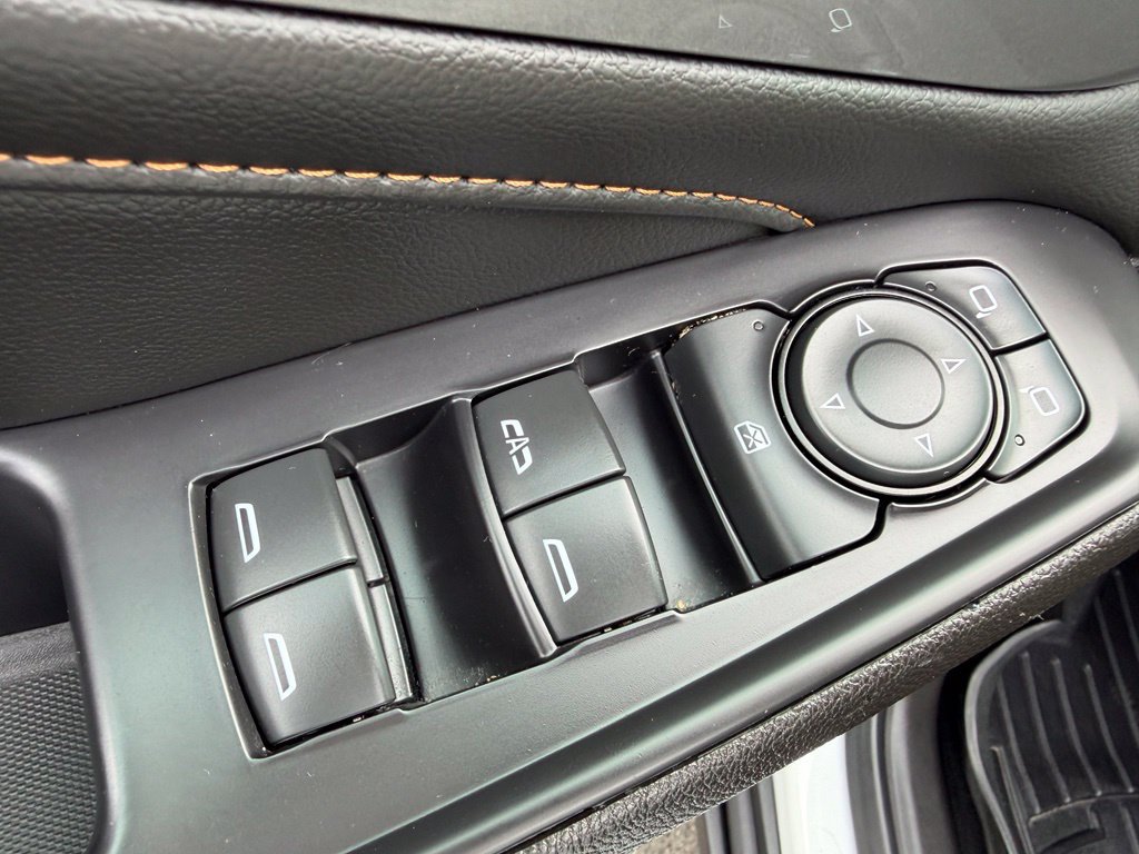 Used 2021 Chevrolet Traverse LT FWD image 25