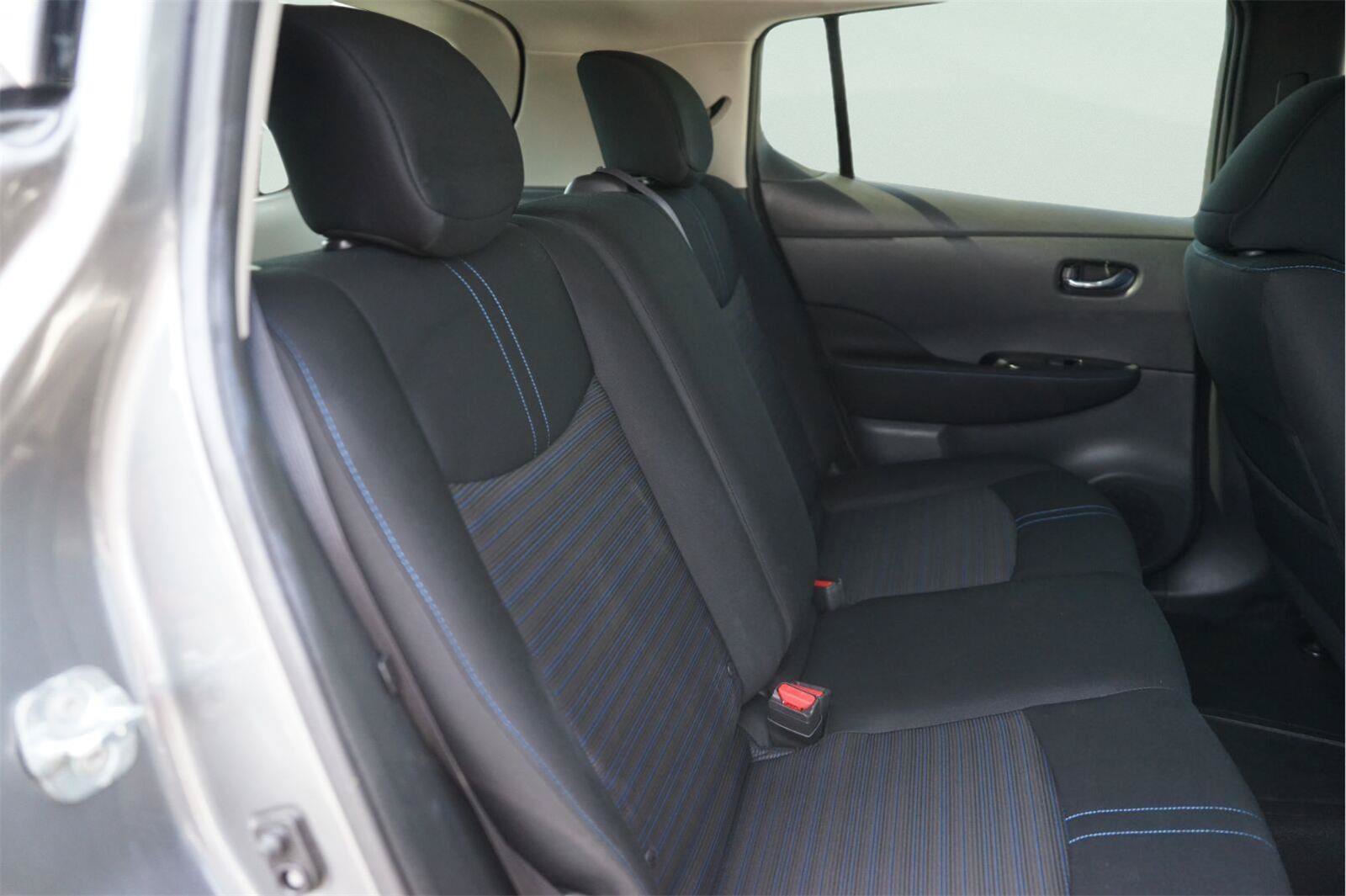 Used 2018 Nissan Leaf SV FWD image 16