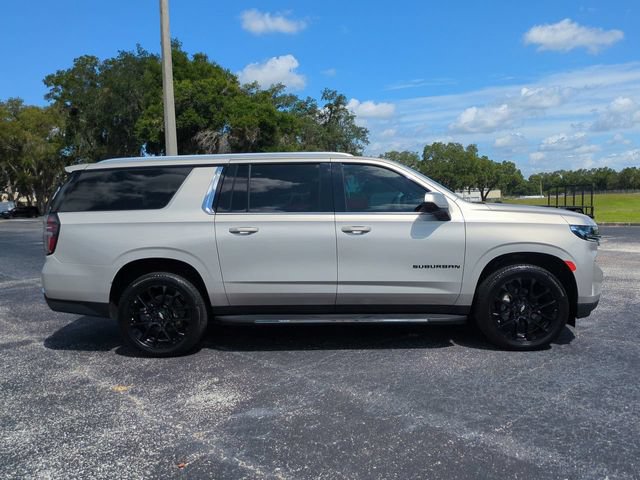 Used 2021 Chevrolet Suburban LT RWD image 4