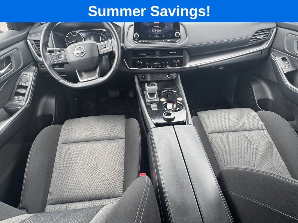 Used 2025 Nissan Rogue SV AWD/4WD image 16