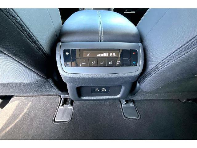 Used 2025 Nissan Pathfinder SV w/ SV Premium Package FWD image 8