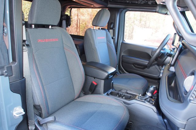 Used 2024 Jeep Wrangler Rubicon image 11