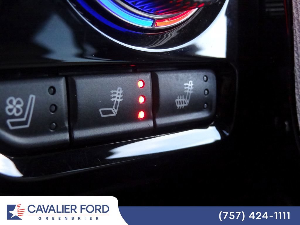 Used 2022 GMC Yukon XL Denali AWD/4WD image 36