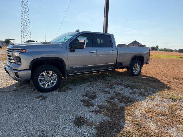 Used 2025 Chevrolet Silverado 3500 High Country w/ High Country Premium Package AWD/4WD image 2