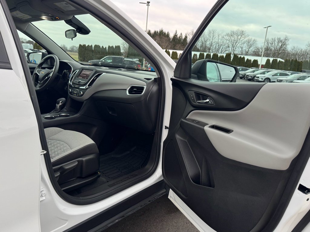 Used 2024 Chevrolet Equinox LS w/ LS Convenience Package image 12