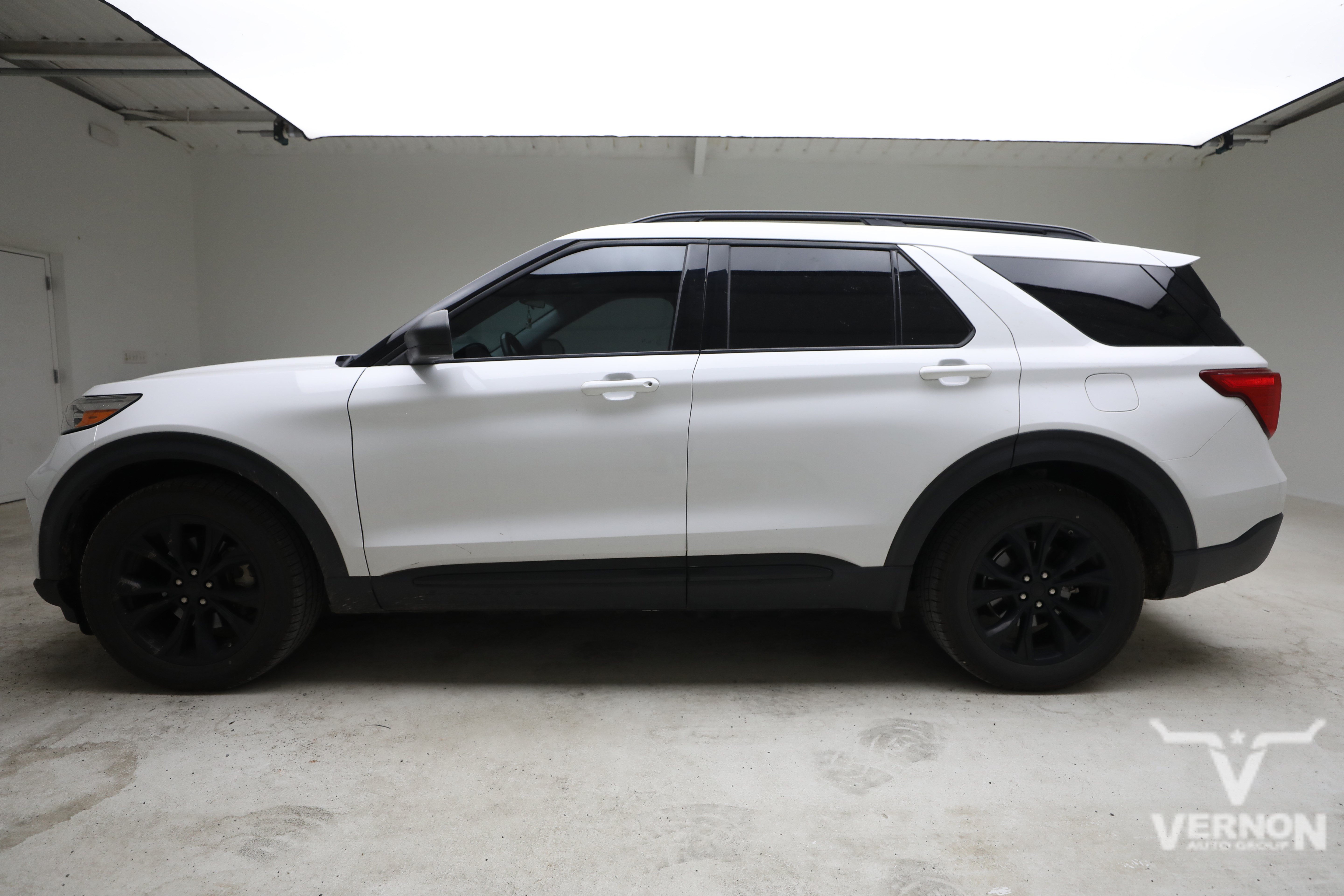 Certified 2020 Ford Explorer XLT w/ Equipment Group 202A RWD image 2