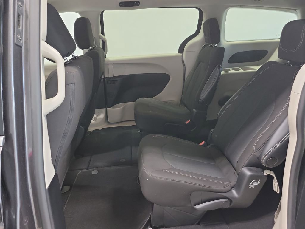 Used 2023 Chrysler Voyager LX FWD image 28