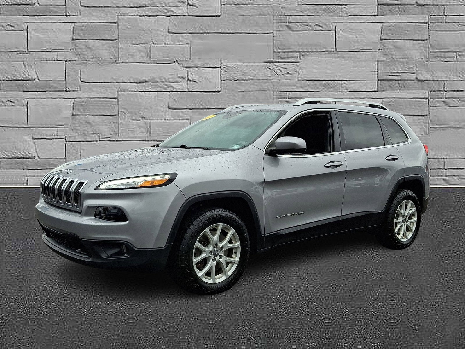 Used 2017 Jeep Cherokee Latitude w/ Cold Weather Group image 5