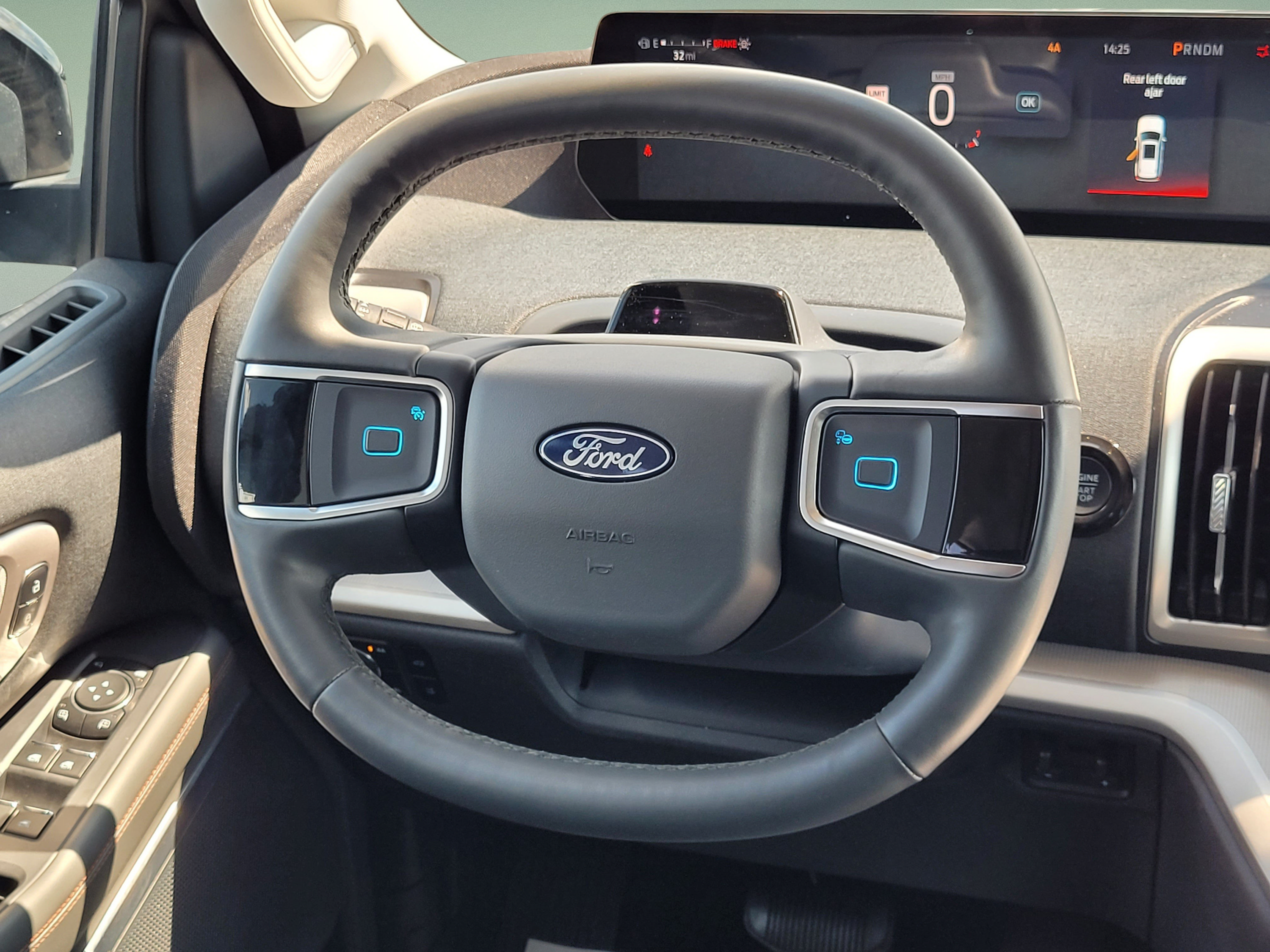 Certified 2025 Ford Expedition Active AWD/4WD image 23