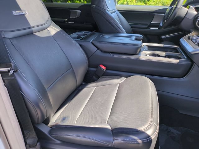 Certified 2025 Ford Expedition Platinum w/ Driver's Package AWD/4WD image 36