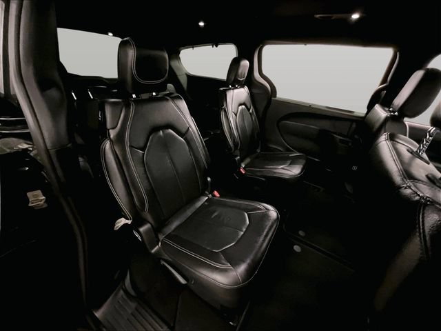 Used 2022 Chrysler Pacifica Touring-L w/ S Appearance Package AWD/4WD image 26