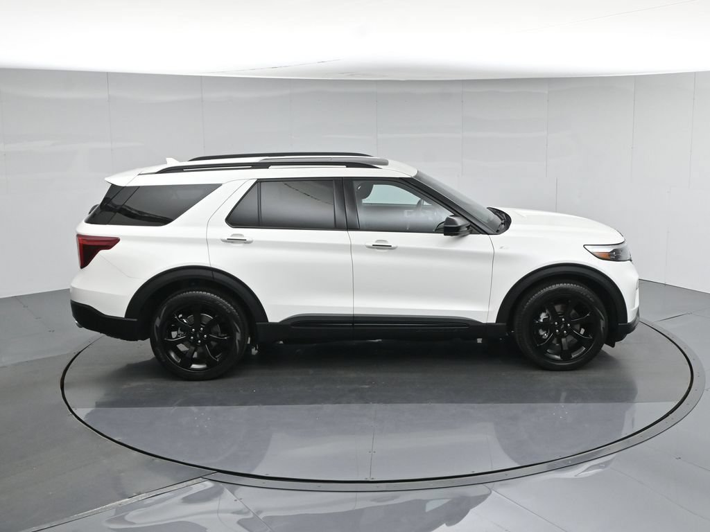 Certified 2023 Ford Explorer ST-Line w/ Class IV Trailer Tow Package RWD image 42