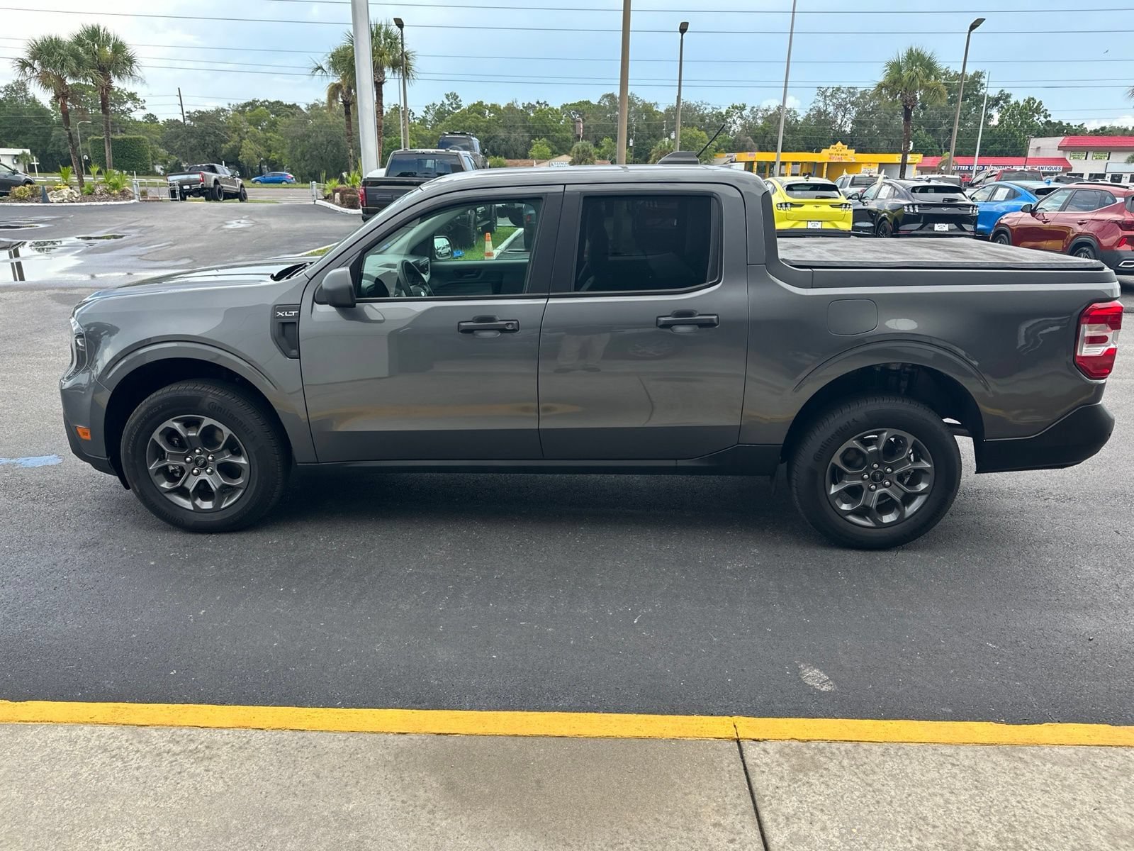Certified 2025 Ford Maverick XLT FWD image 8