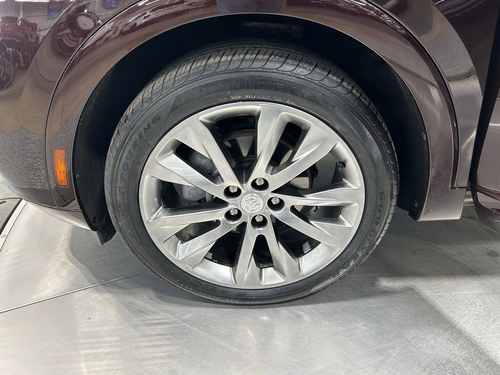 Used 2021 Buick Envision Avenir AWD/4WD image 31