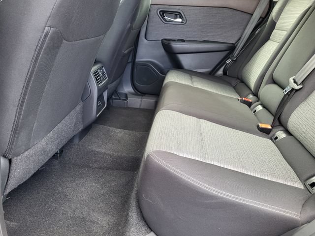 Used 2023 Nissan Rogue SV FWD image 29