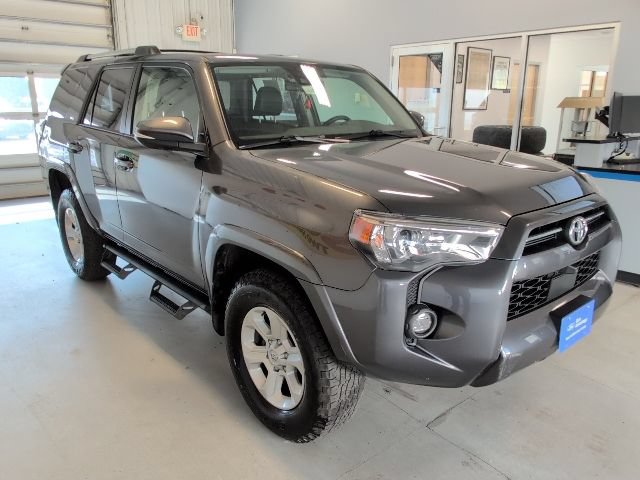Used 2022 Toyota 4Runner SR5 Premium w/ Moonroof Package AWD/4WD image 7