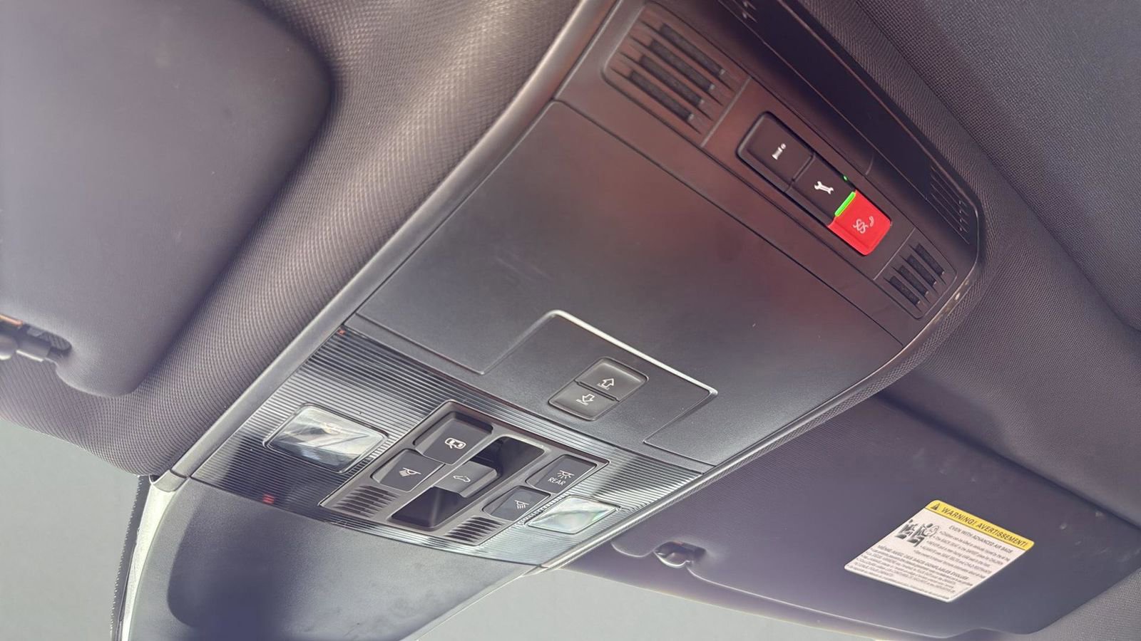 Used 2021 Volkswagen Tiguan SEL Premium R-Line image 23